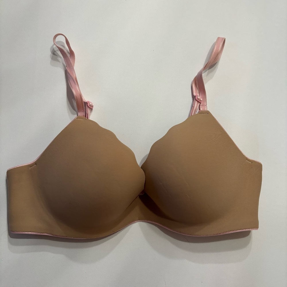 B. Tempt’d Wacoal B T Shirt Bra 34C Nude Pink